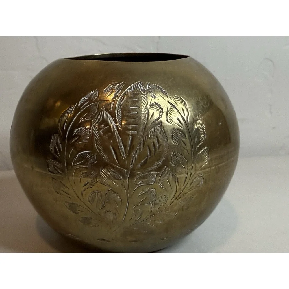 Vintage Round Brass Etched Bowl ball-shaped pot style vase